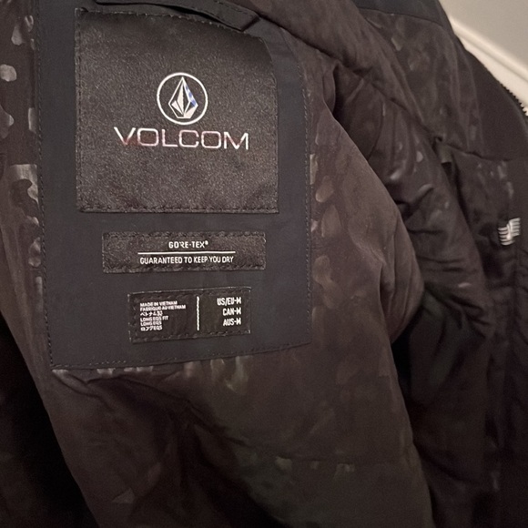 Volcom Eva Insulated Gore-Tex Jacket Size Medium NWT - Picture 12 of 17